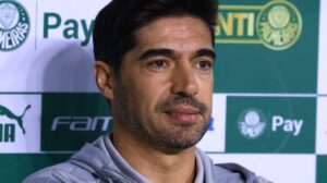 Abel Ferreira deve escalar Murilo contra o Corinthians