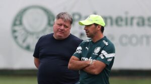 Abel dispensa meia dos treinos e Palmeiras fecha saída na janela de Bruno Tabata; Catar é provável destino