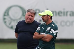 Abel dispensa meia dos treinos e Palmeiras fecha saída na janela de Bruno Tabata; Catar é provável destino