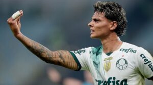 Barcelona esquece Ríos e outro titular do Palmeiras