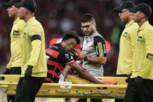 Bruno Henrique sofre nova lesão e está fora da partida entre Flamengo e Fortaleza