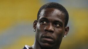 Corinthians aguarda aval de Ramón Díaz por Balotelli