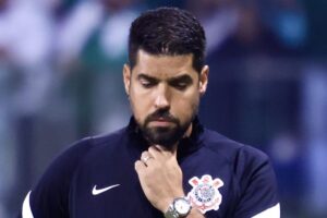 Corinthians pagará quase R$ 2 milhões a António Oliveira