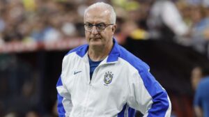 Eliminação do Brasil faz torcida do Corinthians pedir Dorival Júnior