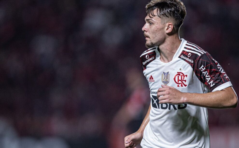 Flamengo negocia pacotão com o Leixões de Portugal