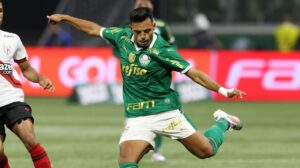 Gabriel Menino garante que nova função no Palmeiras será trunfo