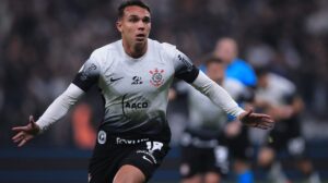 Giovane salva, e o Corinthians soma três pontos contra o Vitória na Neo Química Arena