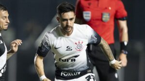 Igor Coronado se destaca na derrota do Corinthians para o Vasco