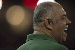 Marcos Braz é flagrado rindo com definição do duelo na Copa do Brasil; assista