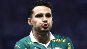 Raphael Veiga marca e Palmeiras se consolida na briga pela liderança do Brasileirão Série A