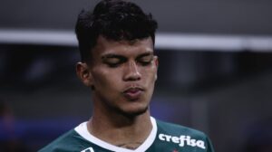 Recém chegado, Veron se envolve em polêmicas e chama atenção do Cruzeiro