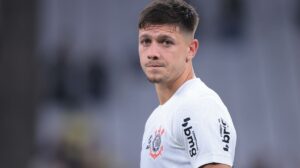 River não desiste do meia e Corinthians é avisado