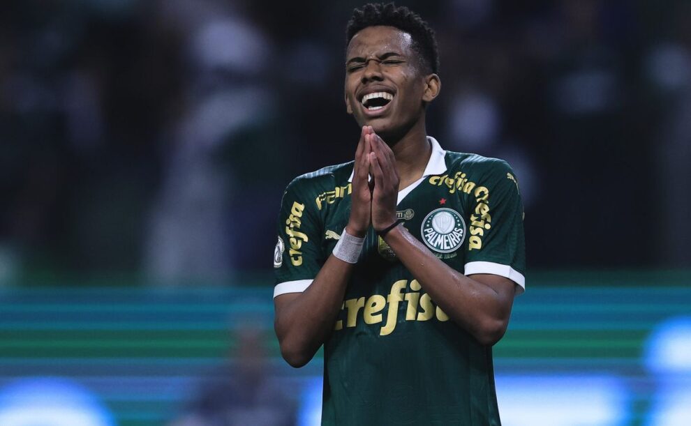 Saiba sobre lesão de Estêvão e os esforços para seu retorno ao Palmeiras