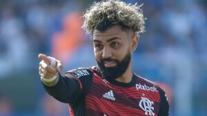 Tiago Leifert concorda com pênalti convertido por Gabigol no Flamengo