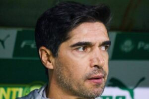 Abel Ferreira não para em Felipe Anderson e DM do Palmeiras barra Mayke contra o Flamengo