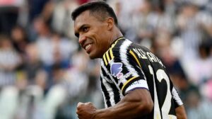 Alex Sandro pede ao Fla dois anos de contrato +1 por metas