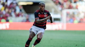 Após Wesley, Flamengo negocia venda de Matheus Gonçalves