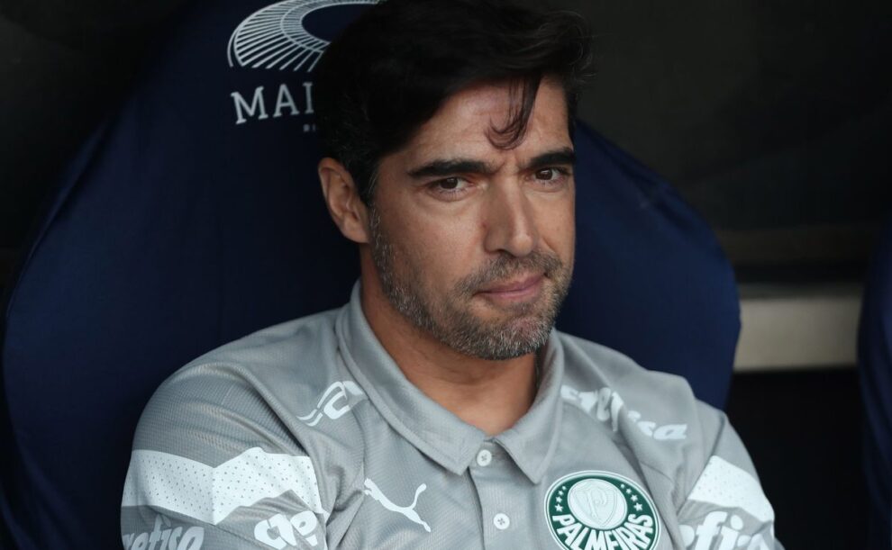 Após críticas ao VAR, Abel Ferreira rasga elogios ao elenco do Palmeiras