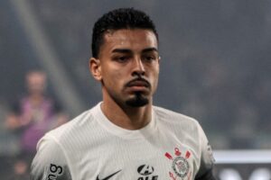 Bidu e Matheuzinho brilham pelo Corinthians e ganham elogios