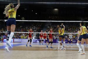 Brasil vence Japão por 3 a 0 no vôlei feminino