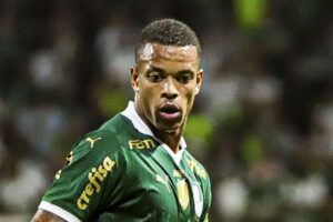 Caio Paulista ficou fora do Palmeiras por desconforto muscular