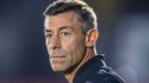 Caixinha aposta em estratégia ofensiva contra o Corinthians