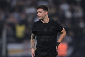 Casagrande faz alerta ao Corinthians sobre Rodrigo Garro