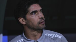 Casagrande vê 'fim de ciclo' no Palmeiras de Abel Ferreira