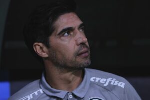 Casagrande vê 'fim de ciclo' no Palmeiras de Abel Ferreira