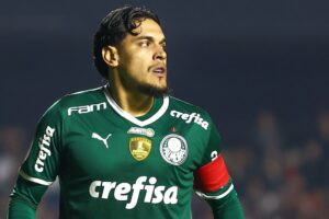 Comentaristas desejam a saída de Gomez e + 3 no Palmeiras