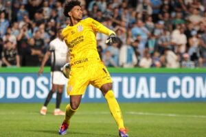 Corinthians supera Grêmio nos pênaltis e está nas quartas de final; confira as notas