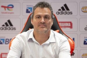 Equipe do VAR é criticada por Spindel, do Flamengo