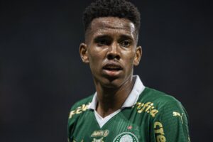 Estevão será titular em Palmeiras X São Paulo