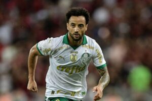 Felipe Anderson completa cinco jogos pelo Palmeiras e estatísticas repercutem: “Outra ilusão”