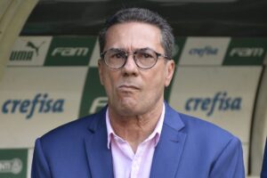 Luxemburgo faz revelação e confirma briga de jogadores no Palmeiras entre Edmundo e Antônio Carlos