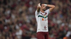 Renato Augusto sofre lesão e não joga contra o Corinthians