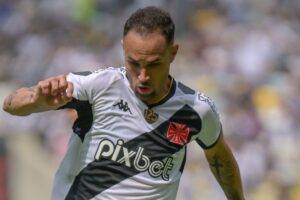 Representantes de Serginho negam contato feito por saída no Vasco