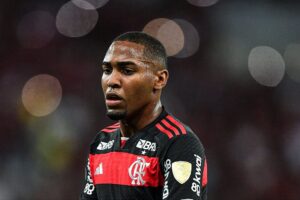Tite convoca Lorran para o jogo entre São Paulo e Flamengo, pelo Brasileirão