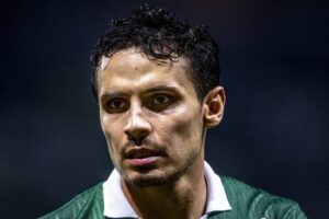 Zenit toma decisão sobre contratação de Veiga, do Palmeiras