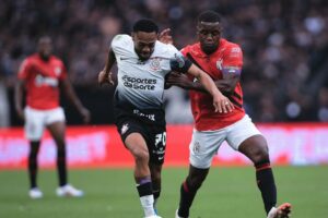 Corinthians pode perder José Martínez e Romero contra o Flamengo, na Copa do Brasil