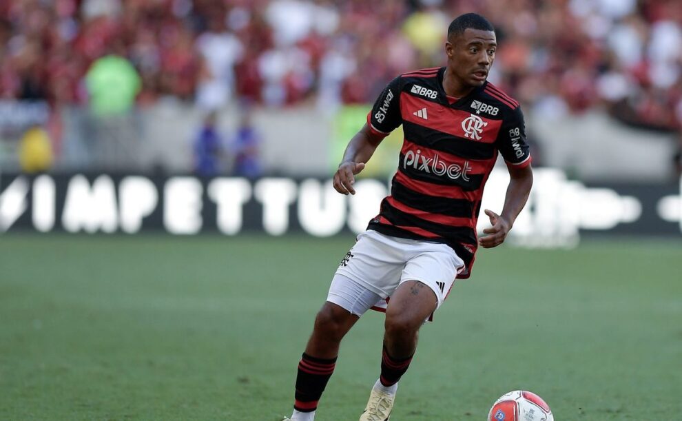 De La Cruz realiza mais um treino com bola no CT do Flamengo