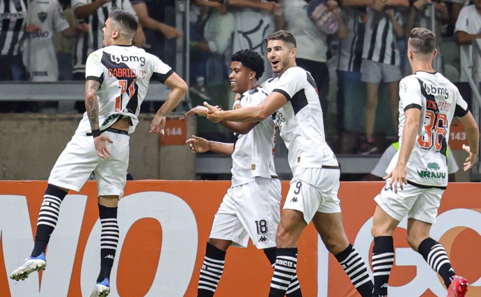 Ex-Vasco, Andrey Santos vive fase artilheira em modesto time francês