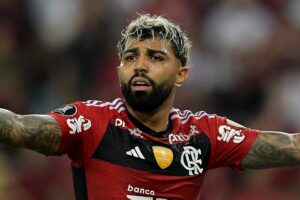 Gabigol é banco para decisão diante do Peñarol