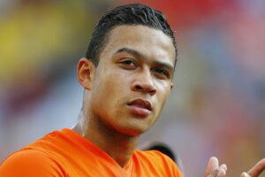 Memphis Depay pede salário de R$ 3 milhões ao Corinthians