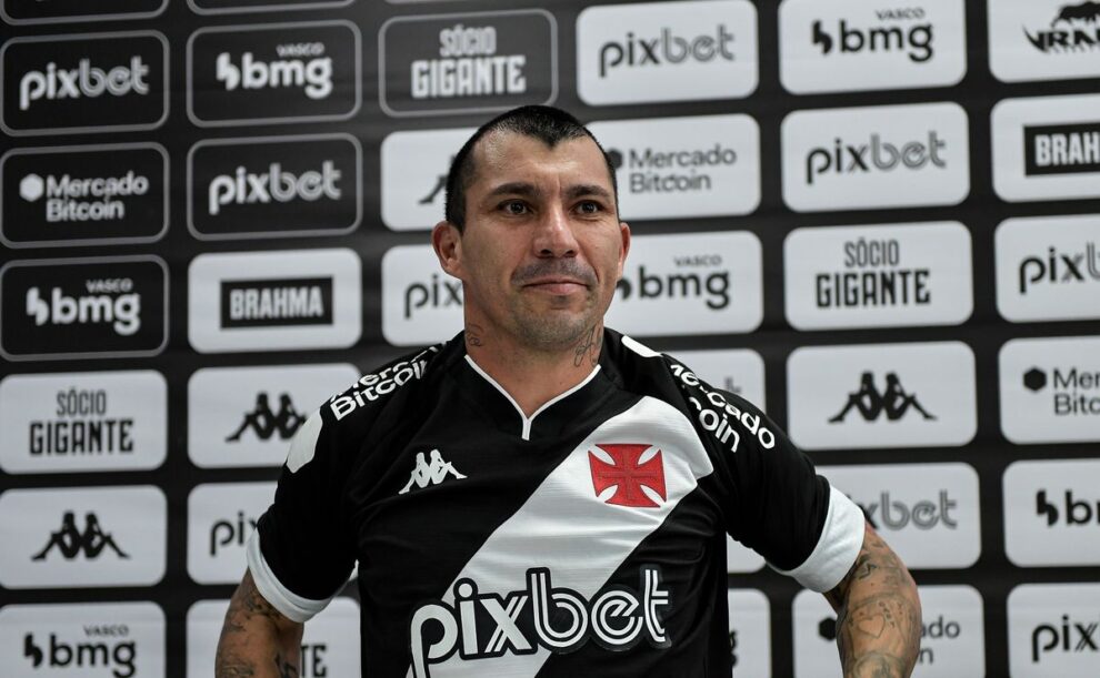 R$ 600 mil: Contratação de peso pede ao Vasco o mesmo salário que Gary Medel tinha 