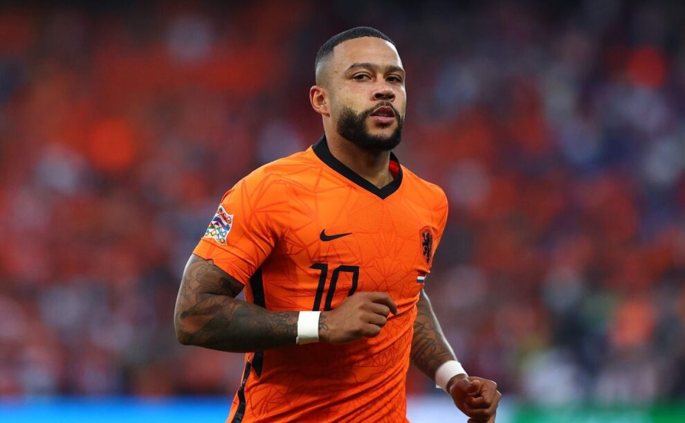 Salário de Memphis Depay pode chegar a R$ 4 milhões no Timão