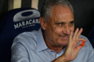 Tite ouve a torcida e define substituto de Pedro no Flamengo