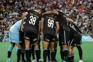 Vasco estuda jogar a semifinal da Copa do Brasil no Maracanã