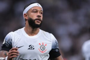 Ramón Díaz aprova jogo de Memphis Depay pelo Corinthians